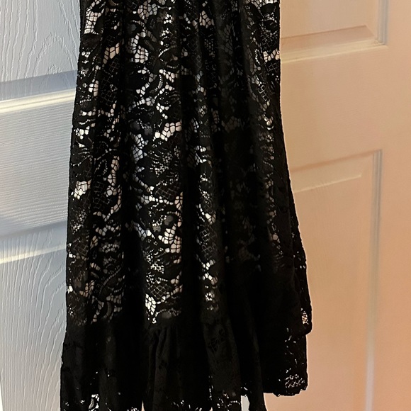 ModCloth A Night Like This Black Lace Halter Formal and Weddings Dress - Size 6 - Picture 4 of 5